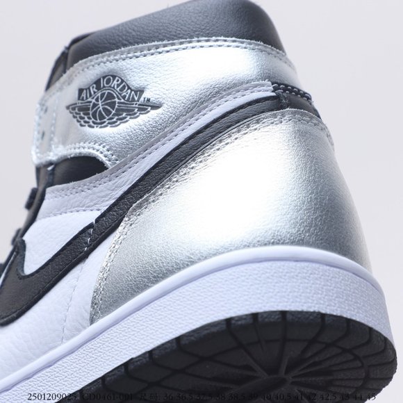 Air Jordan 1 High OG WMNS “Silver Toe